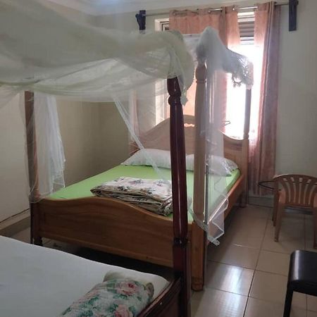 NEW AFRICAN VILLAGE Entebbe Extérieur photo