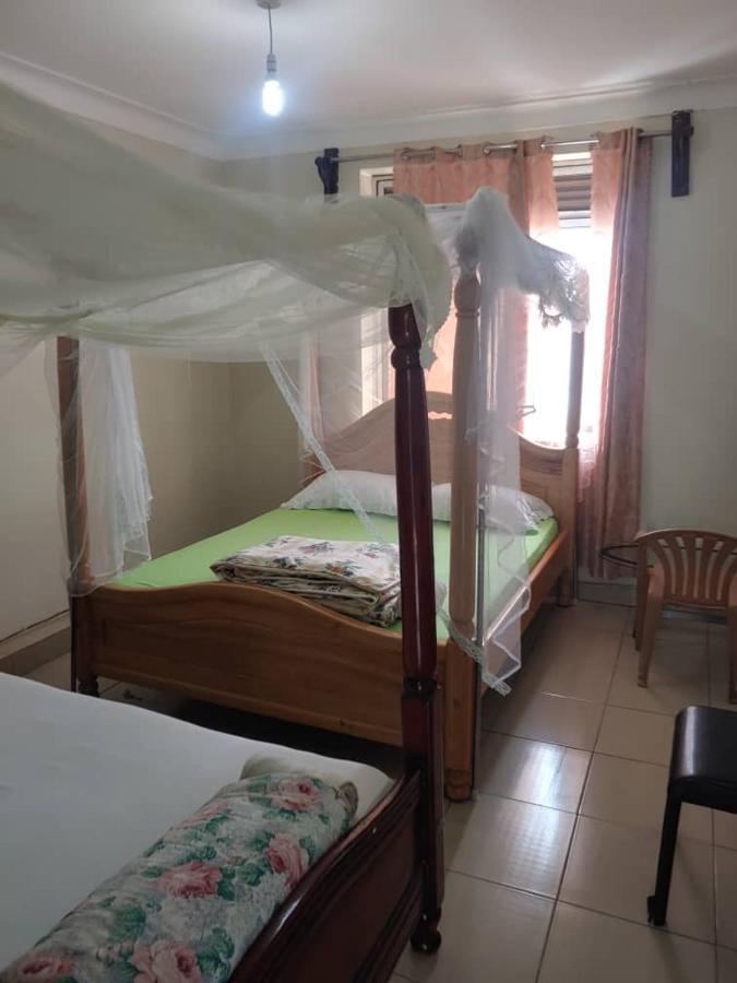NEW AFRICAN VILLAGE Entebbe Extérieur photo
